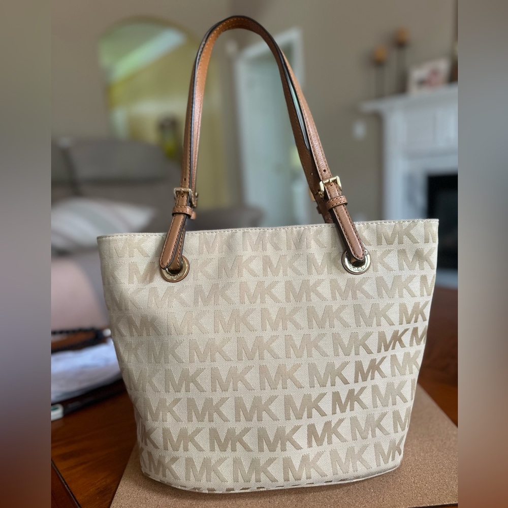 Michael Kors Signature Shoulder/Tote Bag, Brown/Tan/Khaki, EUC